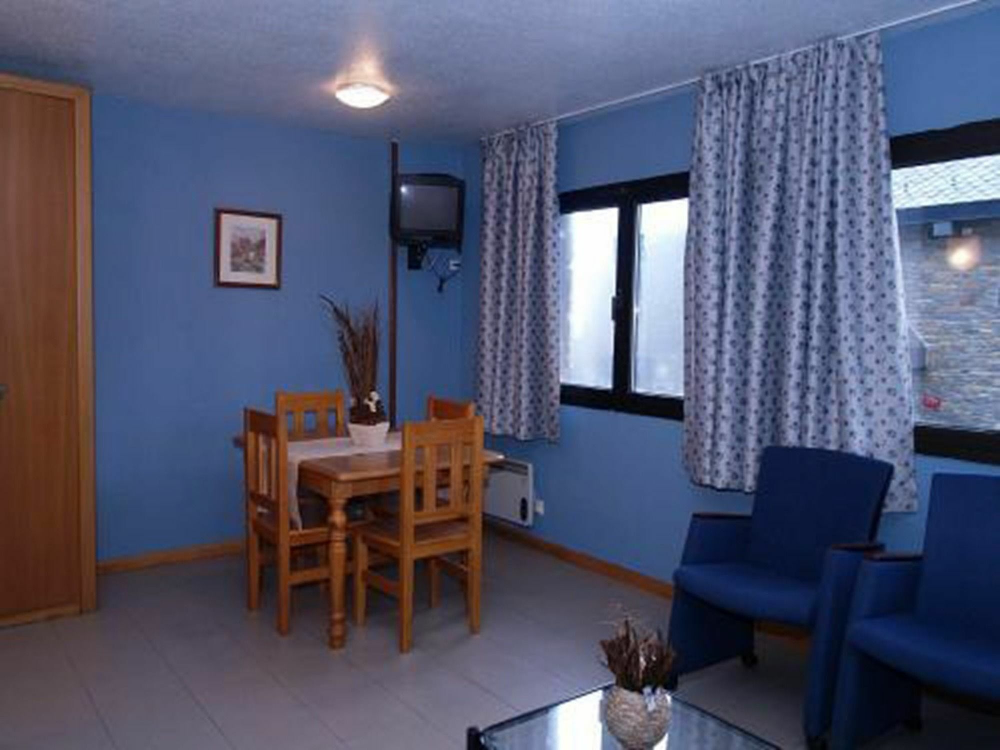 Crest Pas Apartment